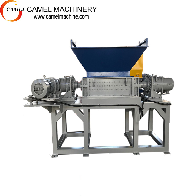 What are the advantages of the double-shaft shredder for material handling?
