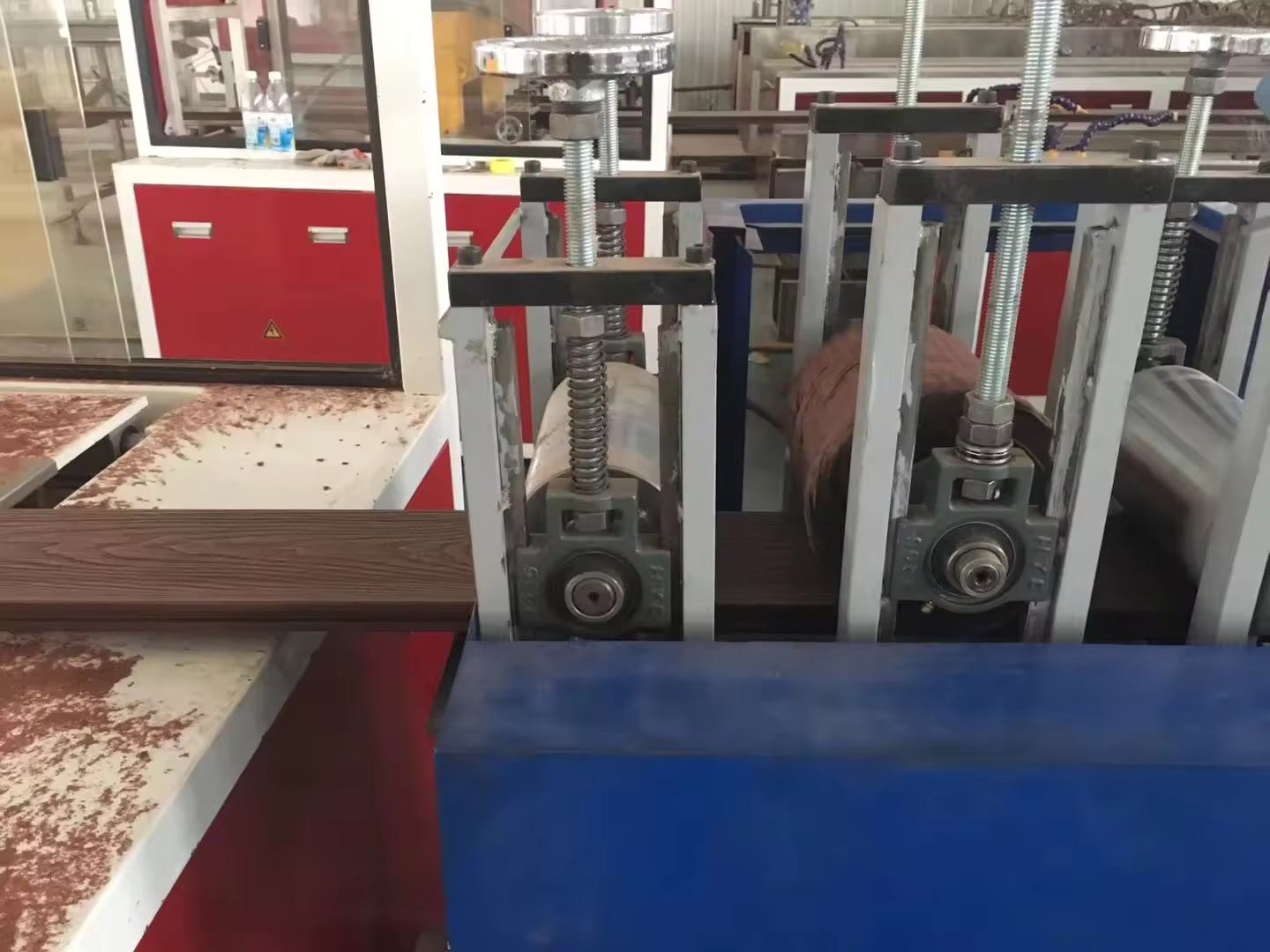 embossing machine for wpc decking 